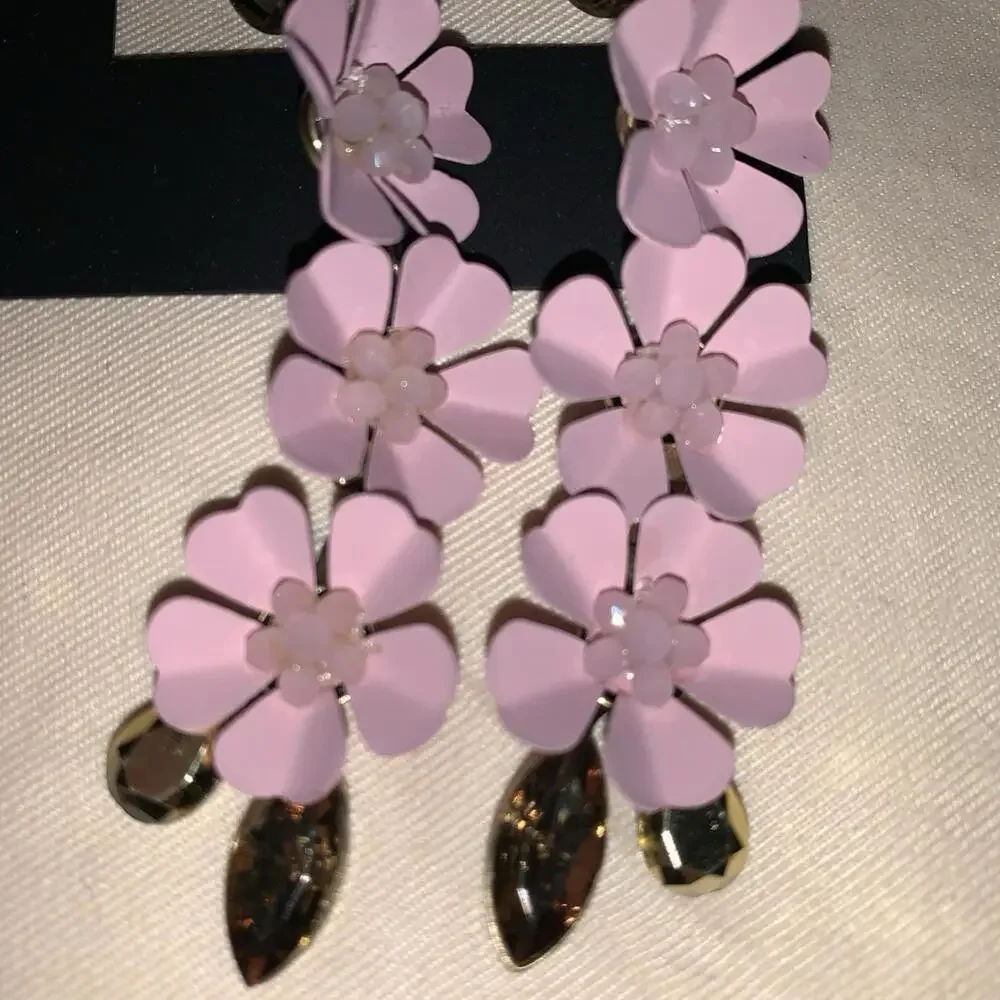 Simply Vera Wang 3D White Flower Statement‎ Necklace And Earrings Brand New